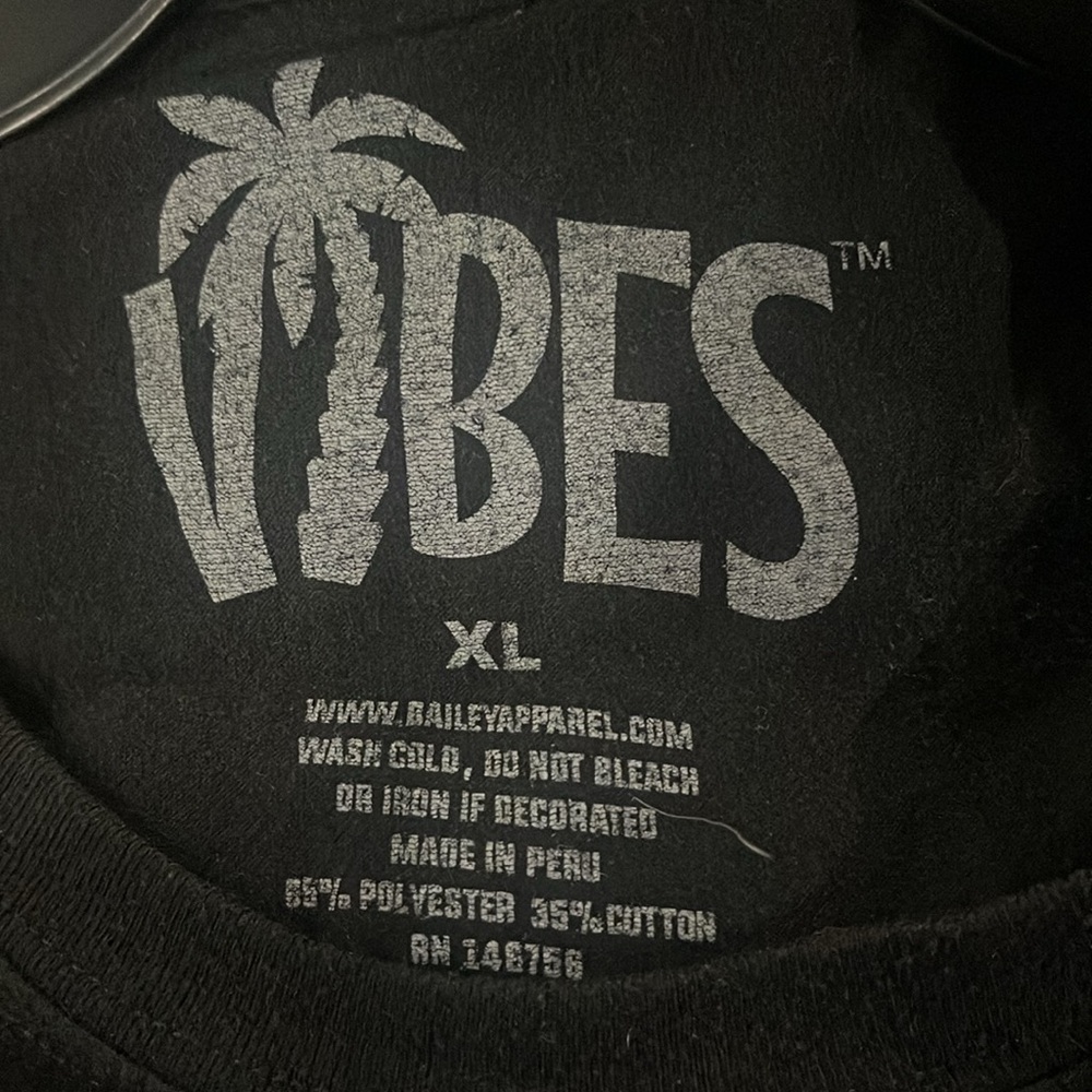 VIBES T-shirt - Picture 3 of 3